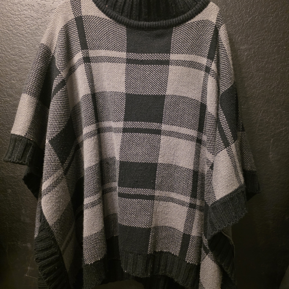 Columbia Black Knit Fleece with Blue Accent Label